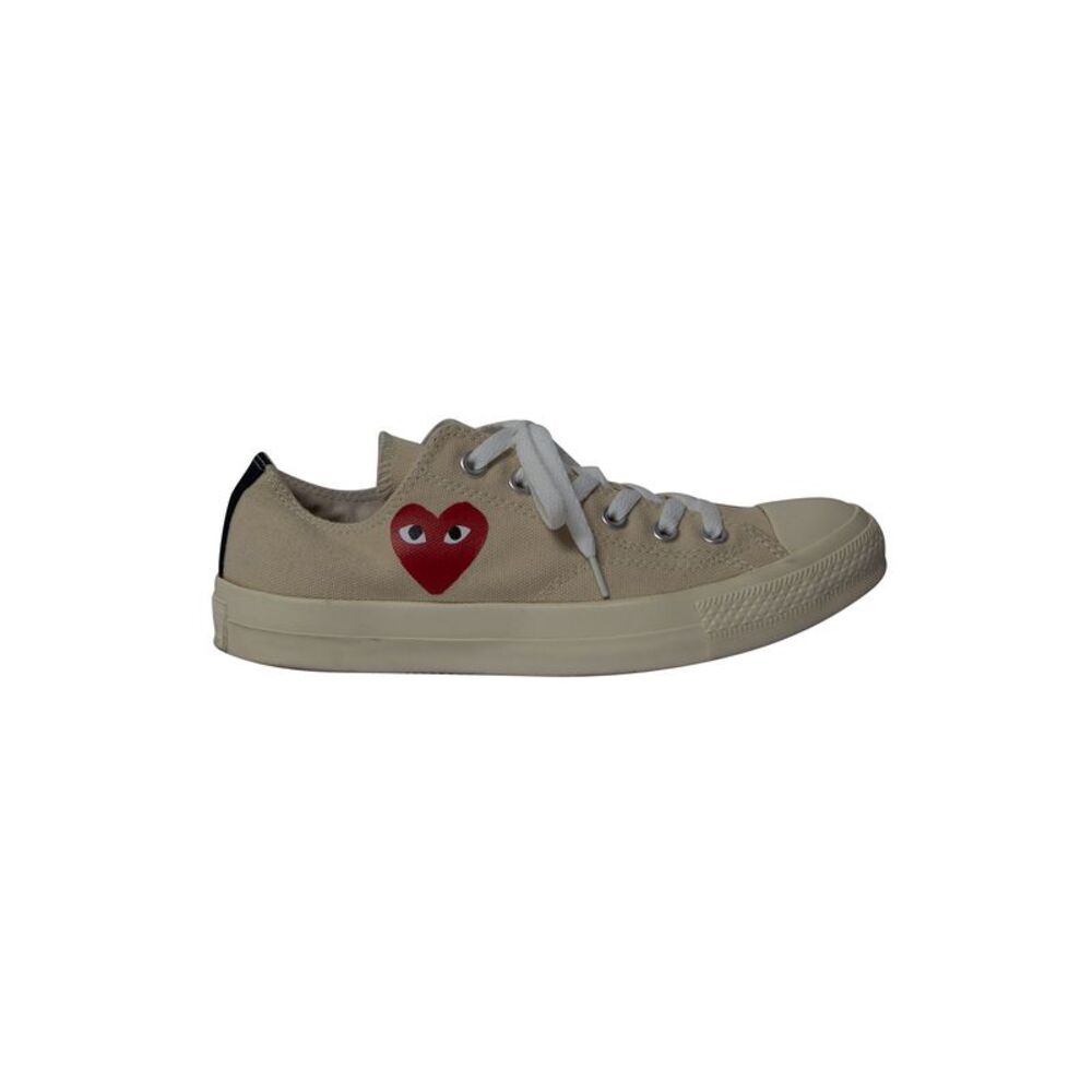 Comme Des Garcons Play x Converse Low Top Sneakers in Beige Canvas